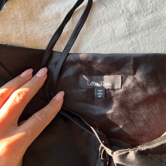 LEA & VIOLA SATIN LOW BACK DRESS- Medium - Picture 5 of 9